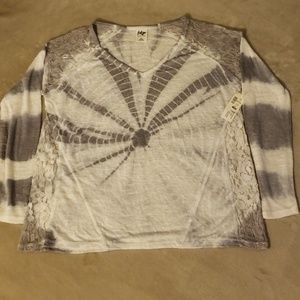 NWT Aeropostale Gray & White Tie Dye and Lace Top